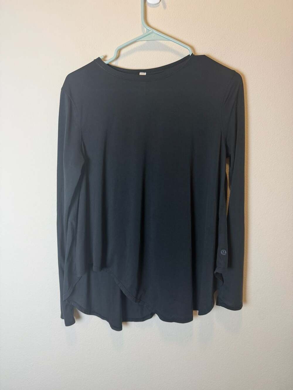 Lululemon Long Sleeve Pleated Back Shirt Size 4